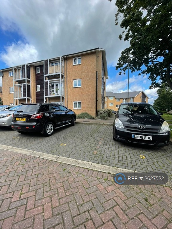 1 bedroom flat in Hengist Way, Wallington, SM6 (1 bed) (#2627522)