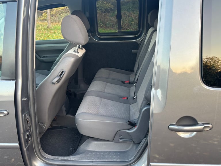 2013 Volkswagen Caddy Maxi 2.0 TDI 140PS Window Van*CREW CAB*TIMING BELT DONE*FULL SERVICE HISTOR...