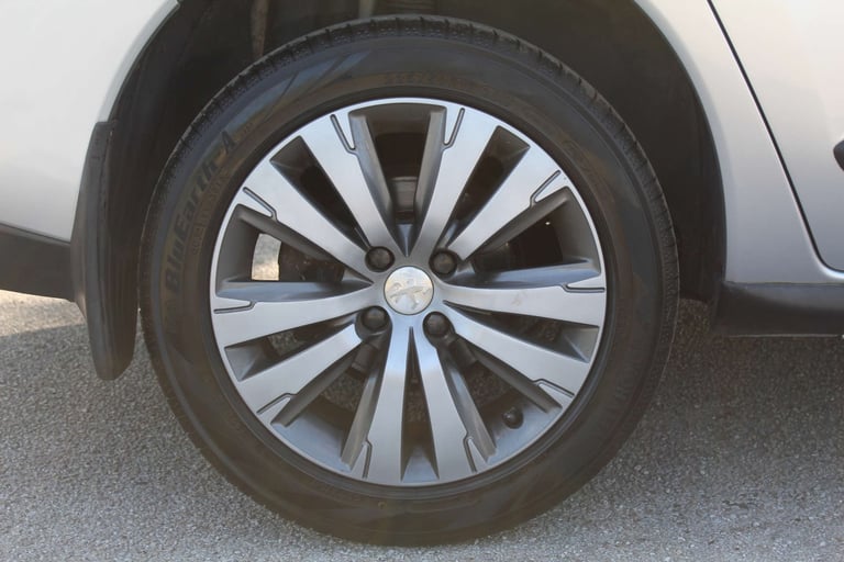 2015 Peugeot 3008 1.6 3008 Active e-HDi Semi-Auto 5dr SUV Diesel Automatic