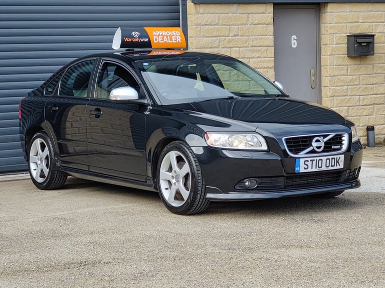 VOLVO S40; 1.6 DIESEL; 115BHP; R DESIGN D2; 4 DR; MANUAL; BLACK; 62 MPG; £35 TAX