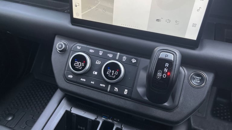 2023 Land Rover Defender Estate 2.0 P300 X-Dynamic HSE 90 3dr Auto SUV Petrol Automatic