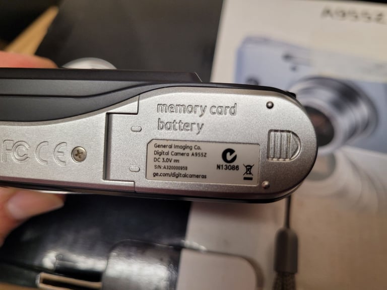 GE A955Z Digital Camera 