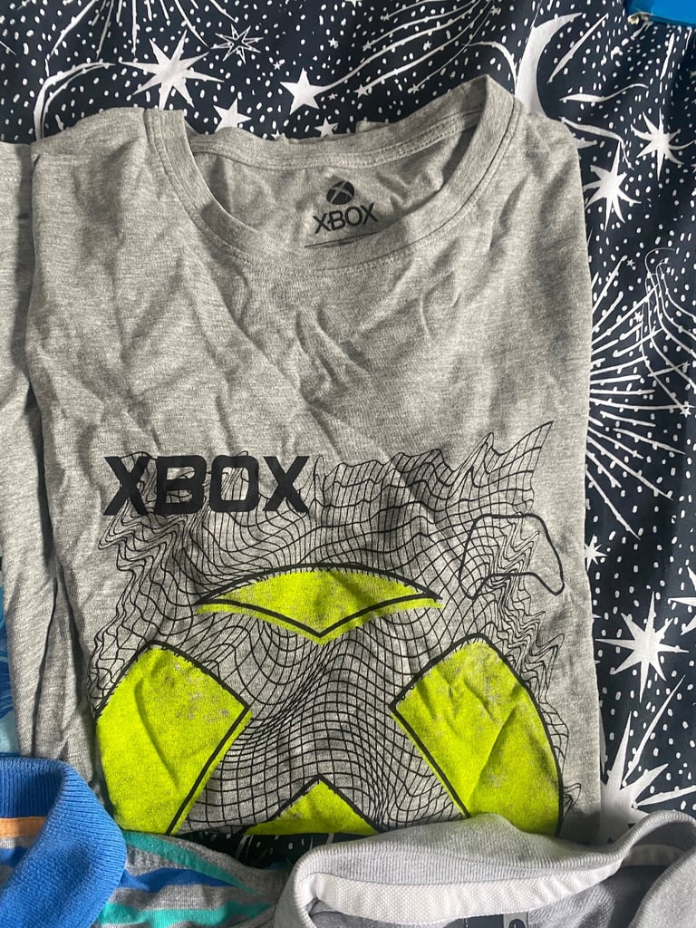 4 various T-shirts size large only £5