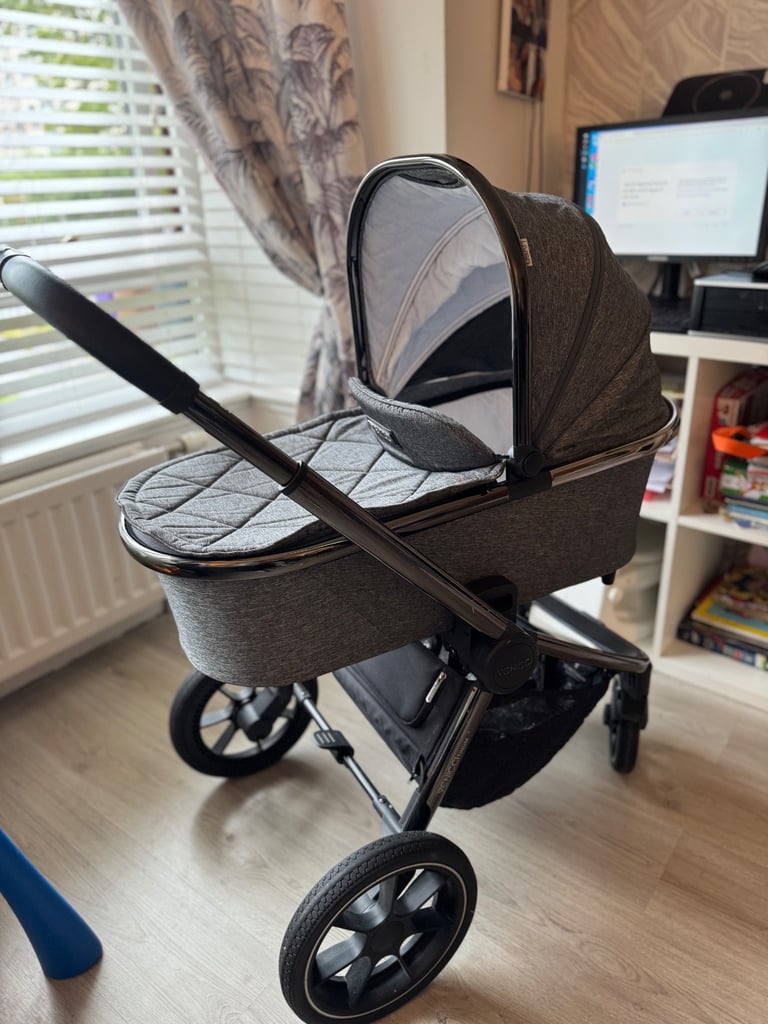 Venicci pram pushchair and carrycot 
