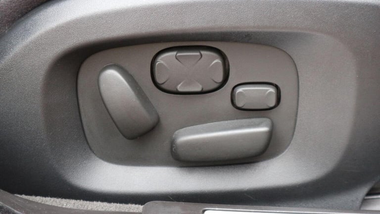 JAGUAR XF 2.2d Portfolio Sportbrake Auto Euro 5 (s/s) 5dr 2015