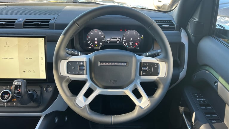 2026 Land Rover Defender 3.0 D350 X-Dynamic SE 110 SAVING 3 521 GBP WHEN FU