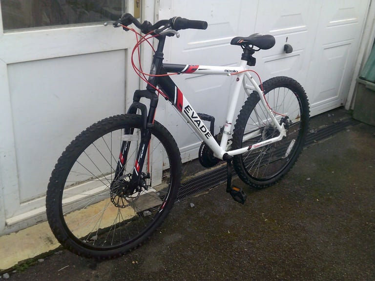 image for EVADE ALUMINIUM BIKE WITH 26" WHEELS FULL DISC VBRAKES & F/SUSPENSION 