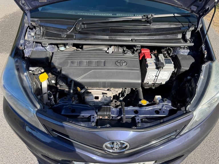 TOYOTA YARIS 1.3 Dual VVT-i SR 2012