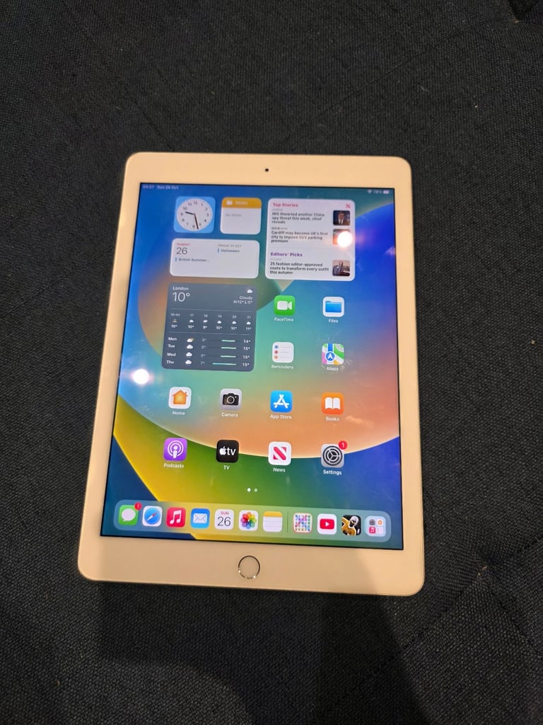 image for Ipad pro 9.7" 1st gen, 128gb .