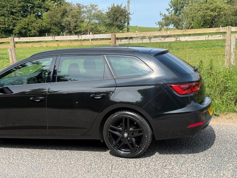 SEAT Leon 1.5 TSI EVO 150 FR Black Edition [EZ] 5dr DSG Petrol