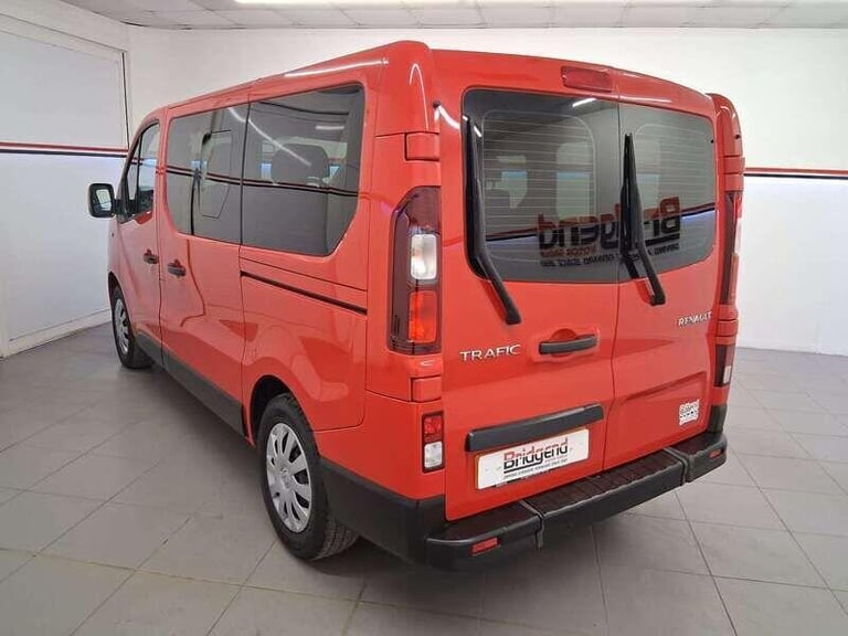 2019 Renault Trafic 1.6 dCi 27 Sport Nav WAV Double Cab 5dr MPV Diesel Manual
