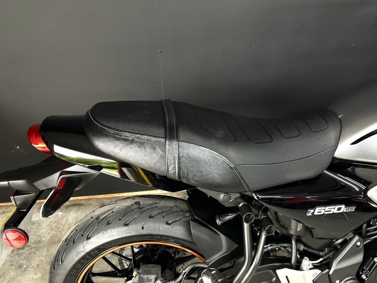 2022 22-PLATE KAWASAKI Z650RS Z650RS 6,968 MILES * FSH * RECENT TYRES * EXTRAS *