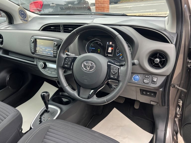  Toyota Yaris 1.5 Hybrid Icon 5dr CVT - FTSH - REAR CAMERA -  AIR CON Petrol/Ele