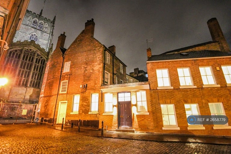 3 bedroom house in Commerce Square, Nottingham, NG1 (3 bed) (#2658779)
