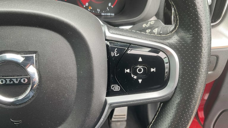 2017 Volvo XC60 2.0 D4 R DESIGN 5dr AWD Estate Diesel Manual