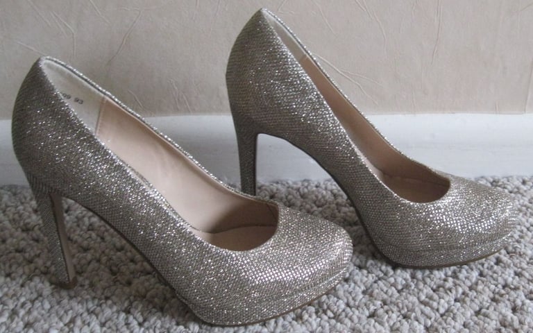 Ladies shoes,  size 4, mostly NEW or hardly worn. £4 - £8 per pair.