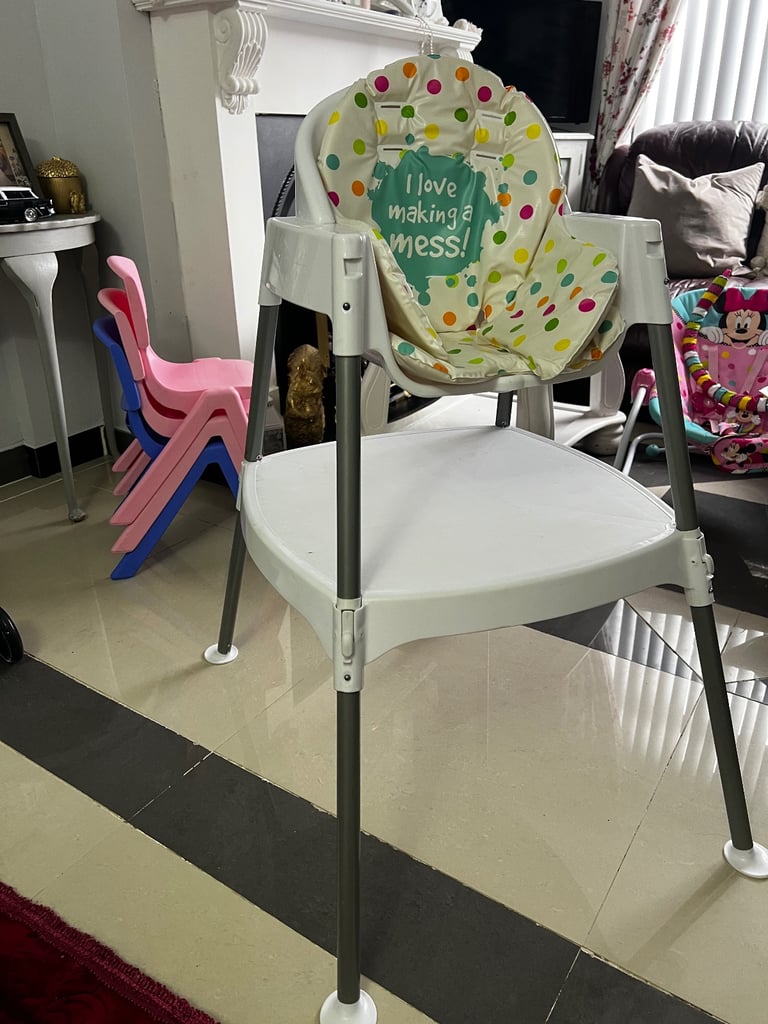 2 in 1 Baby high chair in very good condition