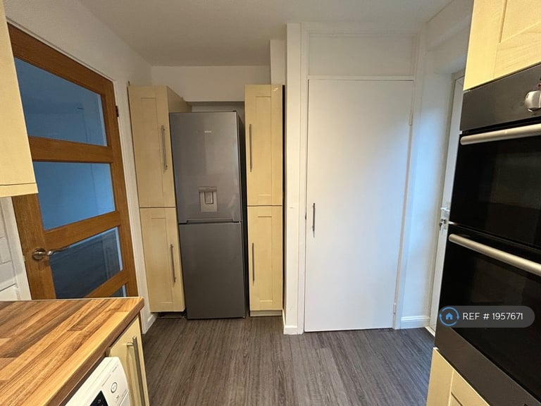 3 bedroom house in Crofton Close, Ashford, TN24 (3 bed) (#1957671)