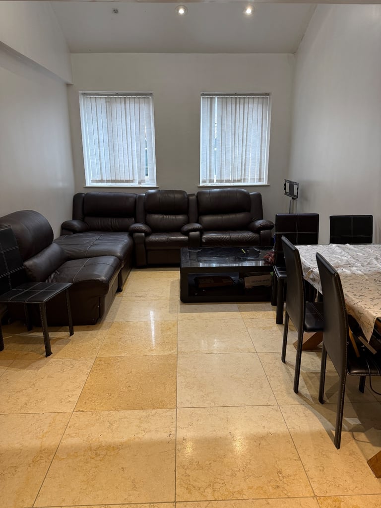 1 bedroom apartment / flat