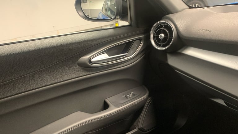 2025 Alfa Romeo Giulia 2.0T Sprint Saloon 4dr Petrol Auto Euro 6 (s/s) (280 ps) Saloon Petrol Aut...