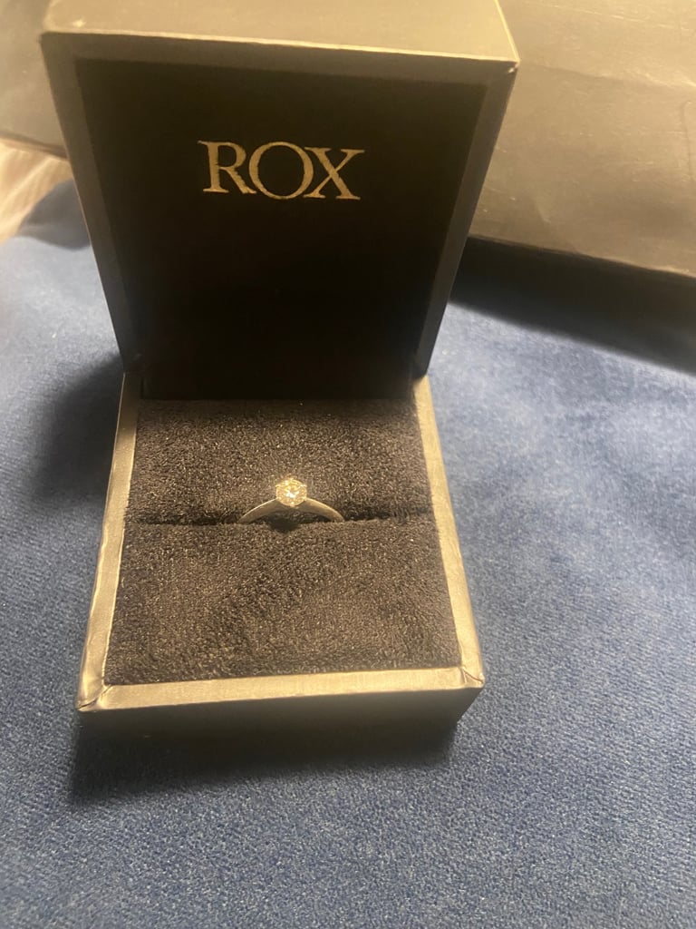 Rox Diamond Ring 