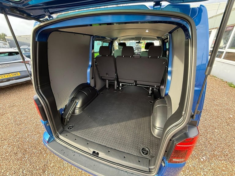 2023 Volkswagen Transporter 2.0 TDI T32 Highline Kombi DSG FWD SWB Euro 6 (s/s) 5dr WINDOW VAN Di...