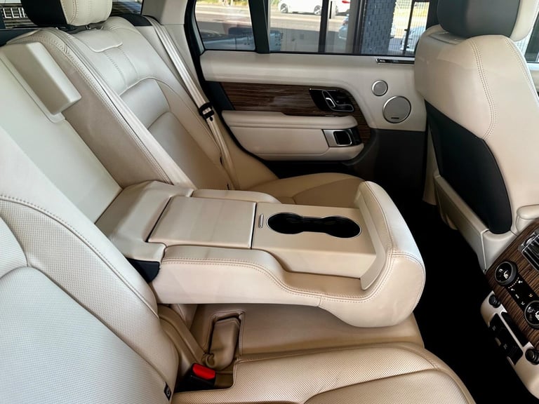  Land Rover Range Rover 4.4 SD V8 Vogue SE Auto 4WD Euro 6 (s/s) 5dr  Diesel Automatic