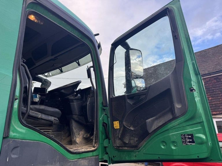 2016 MERCEDES AROCS 3240 8X4 TIPPER