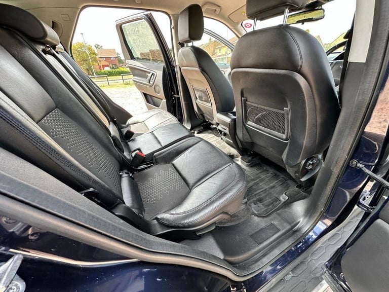 2017 Land Rover Discovery Sport 2.0 TD4 Pure Edition 4WD Euro 6 (s/s) 5dr (5 Seat) ESTATE Diesel ...