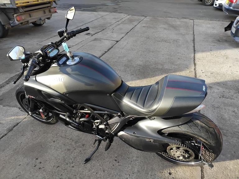 2016 66 DUCATI DIAVEL CARBON CLEAN PERFORMANCE CRUISER 1198 NEW MOT HPI CLEAR