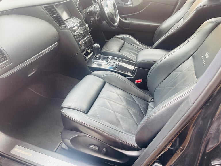 Infiniti FX30d S 2012, Semi-Auto 3.0L diesel, full service history, 5 doors