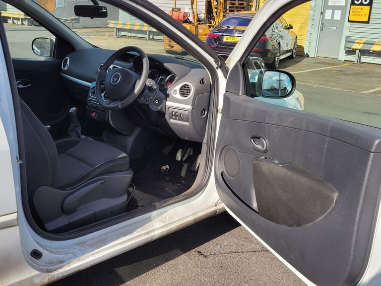 2012 Renault Clio 1.2 16V Expression+ 3dr HATCHBACK PETROL Manual