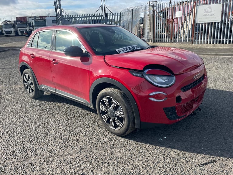 image for 2025 FIAT 600 MHEV AUTO 25 REG accident damaged repairable salvage