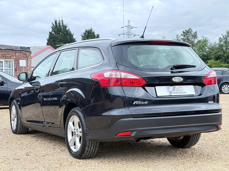 2012 Ford Focus 1.6 TDCi Zetec Euro 5 (s/s) 5dr ESTATE Diesel Manual