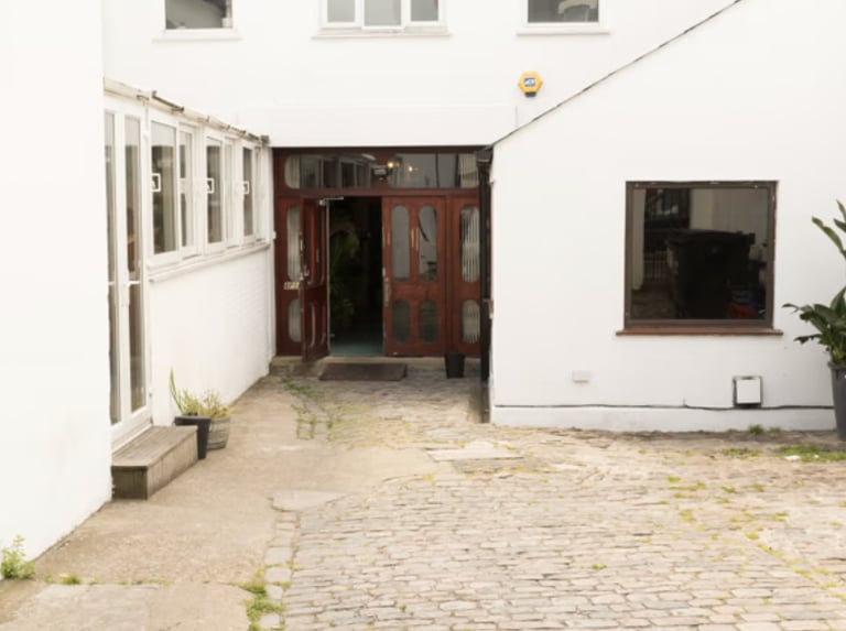 Office Studio Space with mezzanine £700 p/m work only - Available immediately 