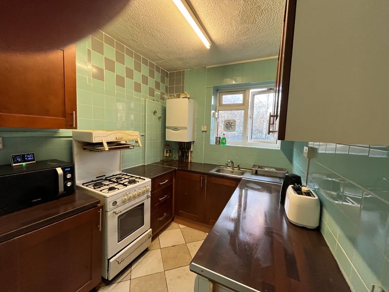 image for Large double room Clapham All bills included. £1100 pcm DSS/UNIVERSAL CREDIT WELCOME Available NOW
