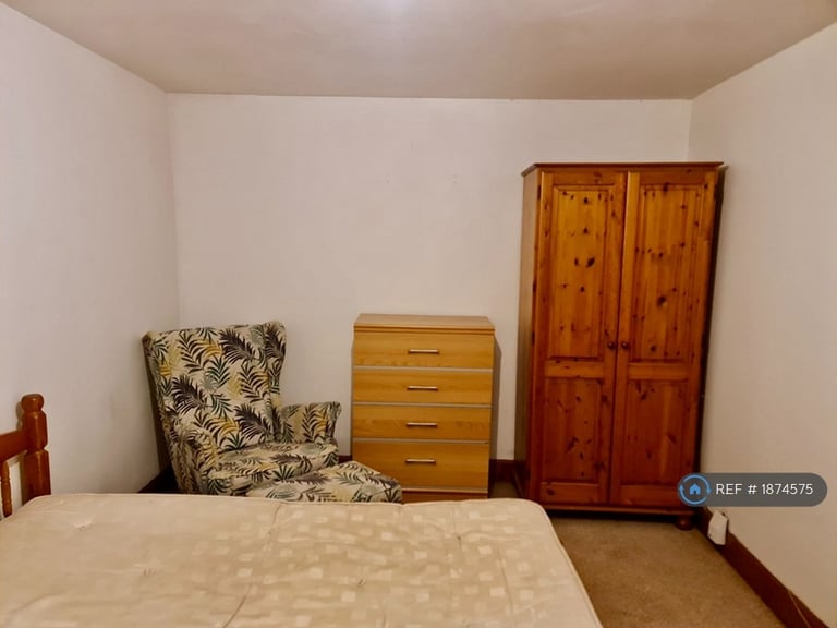 2 bedroom flat in King Street, Dundee, DD1 (2 bed) (#1874575)