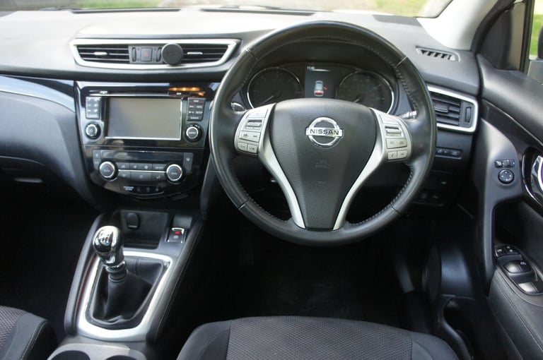2015 Nissan Qashqai 1.6 dCi N-Tec+ 5dr HATCHBACK Diesel Manual