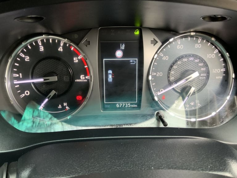 2021 Toyota Hilux 2.4 D-4D Invincible Pickup Double Cab 4dr Diesel Manual 4WD Euro 6 (s/s) (1 PIC...