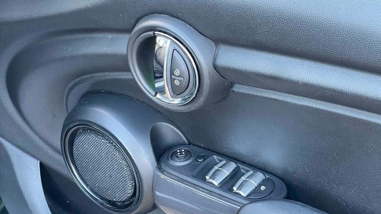 2020 MINI Hatch 1.5 One Classic II 5dr [Comfort/Nav Pack] HATCHBACK PETROL Manual