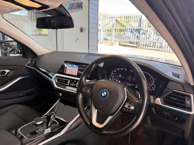 2022 BMW 3 Series 2.0 330e 12kWh SE Pro Touring Auto Euro 6 (s/s) 5dr Estate PETROL/ELECTRIC Auto...