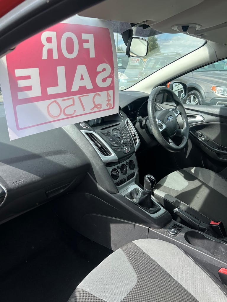 2012 Ford Focus 1.6 Zetec 5dr HATCHBACK Petrol Manual