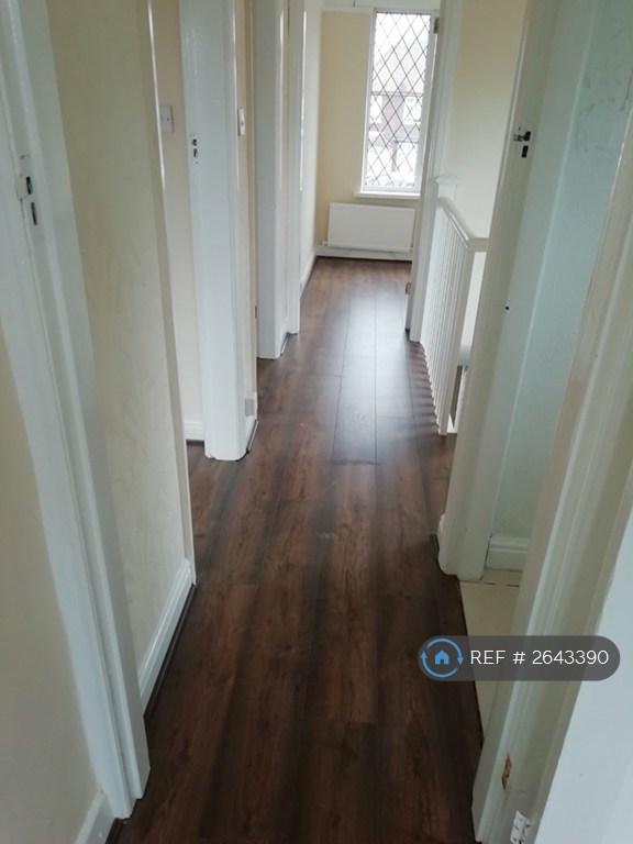 4 bedroom house in Lower City Road, Tividale, Oldbury, B69 (4 bed) (#2643390)