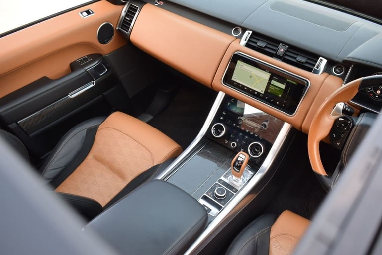2021 62 LAND ROVER RANGE ROVER SPORT 5.0 P575 V8 SVR CARBON EDITION SUV 5DR PETR