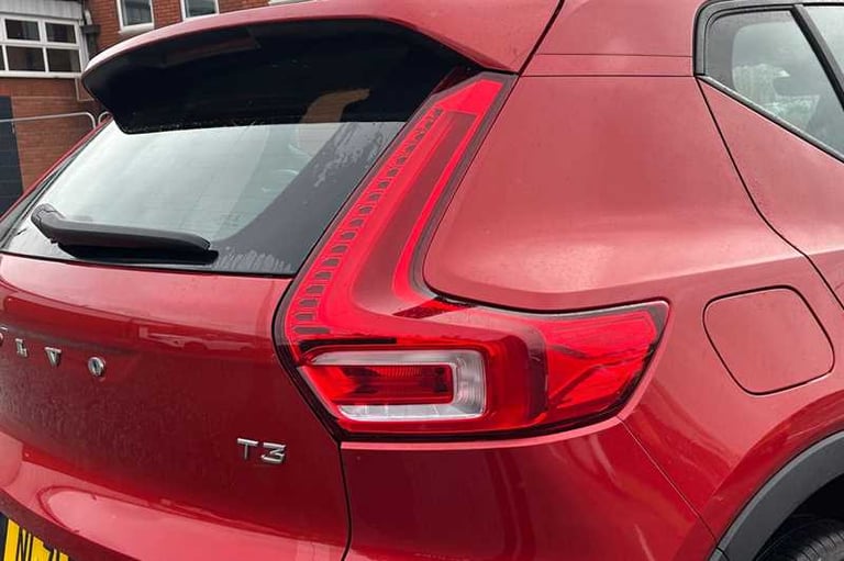 2021 Volvo XC40 1.5 T3 Momentum SUV 5dr Petrol Auto Euro 6 (s/s) (163 ps) SUV Petrol Automatic
