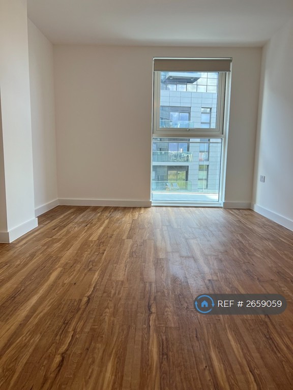 1 bedroom flat in Pomona Strand, Old Trafford, Manchester, M16 (1 bed) (#2659059)