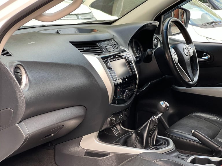 2018 Nissan Navara 2.3 dCi Tekna 4WD Euro 6 (s/s) 4dr PICK UP Diesel Manual