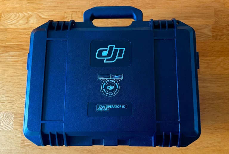 DJI Mini 4 Pro (Fly More Combo)   Six Batteries Cash On Collection / Monster Bundle!