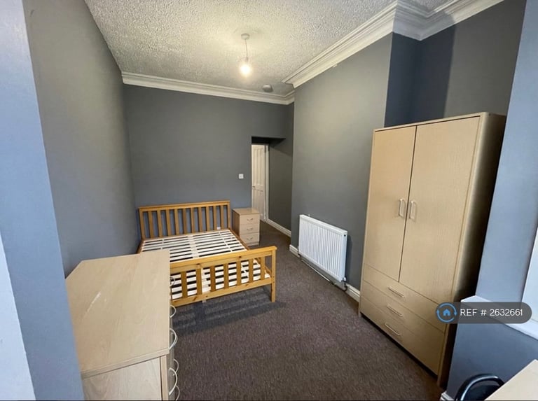 1 bedroom flat in Bolingbroke Road, Coventry, CV3 (1 bed) (#2632661)