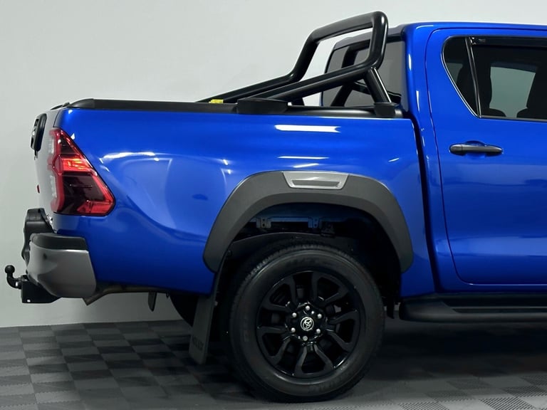 2021 (71) Toyota Hilux Invincible X Pickup Double Cab 2.8 D-4D Auto ( 204 bhp )